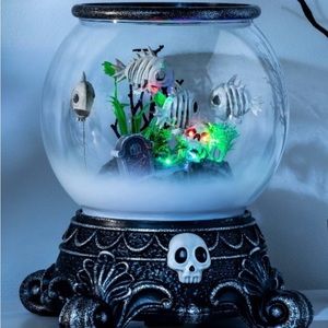 New Hyde and Eek! Boutique Halloween Animated Light Skeleton Fish Bowl Tank 2022